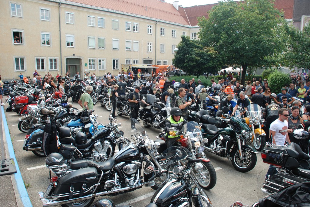 

HARLEY DAVIDSON CHARITY TOUR

